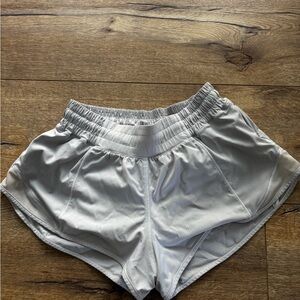 Lululemon Athletica Hotty Hot Short 2.5”